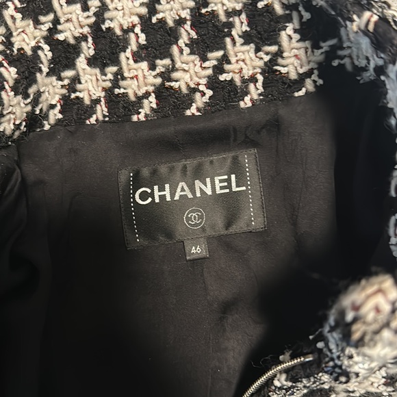 Women’s Chanel jacket size 46 like new - Picture 4 of 4
